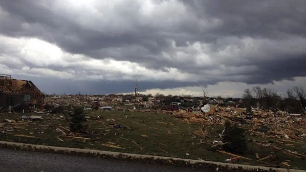tornado-as-131118a.jpg