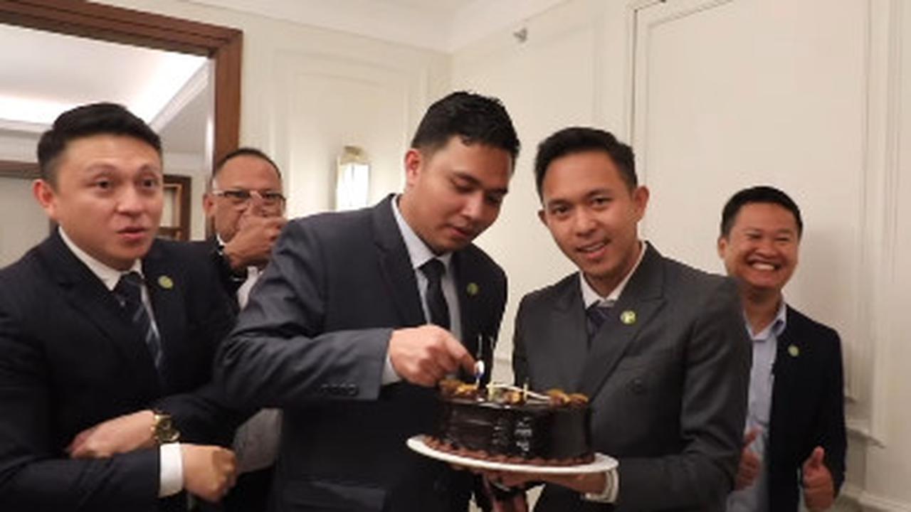 Kejutan Ulang Tahun Teddy Indra di Jordan, Reaksi Seskab Bangun Tidur jadi Sorotan