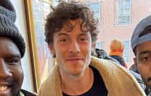 Heboh Shawn Mendes Ikut Salat Jumat dan Mendengar Khutbah