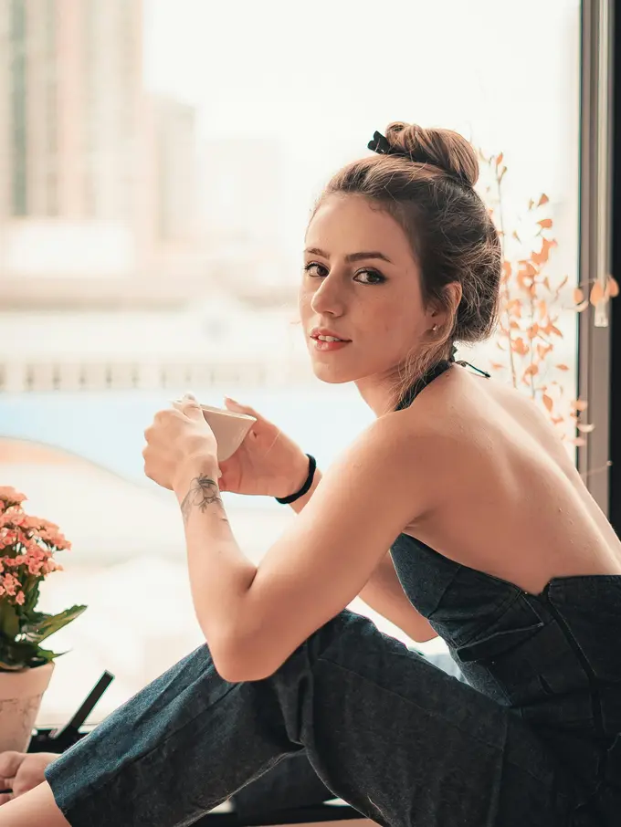 perempuan cantik kaya