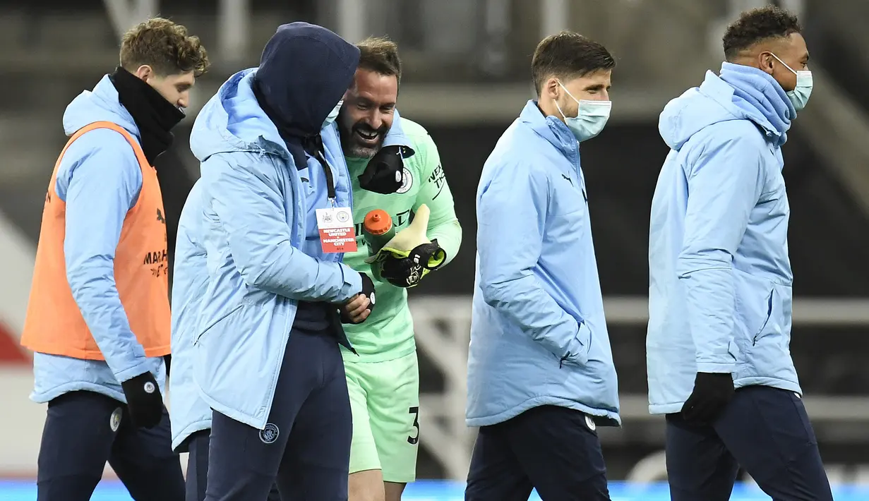 Total 3645 hari atau 9 tahun dan 11 bulan waktu yang dibutuhkan Scott Carson untuk merasakan kembali atmosfer Premier League. (AFP/Scott Heppell/Pool)