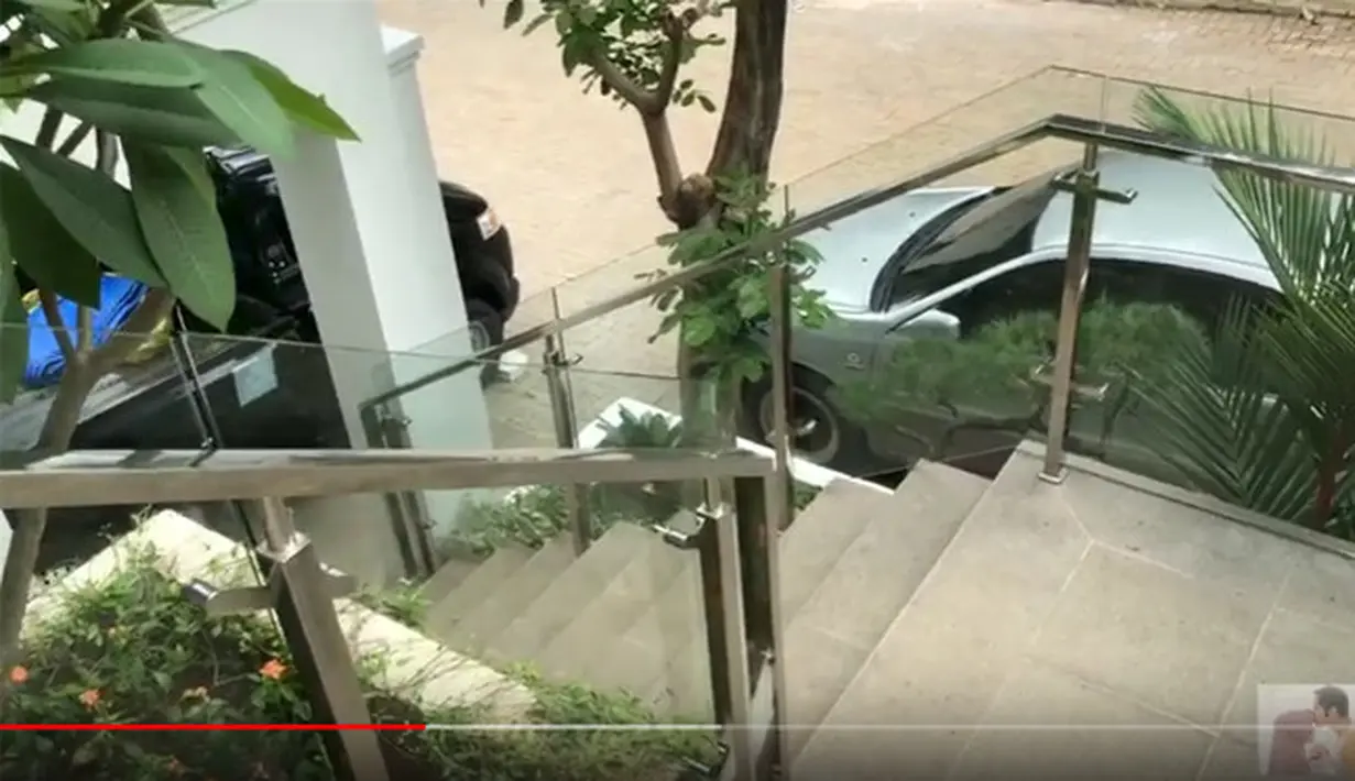 Rumah Ricky Perdana dan Chacha Takya (Youtube/Ricky Perdana)