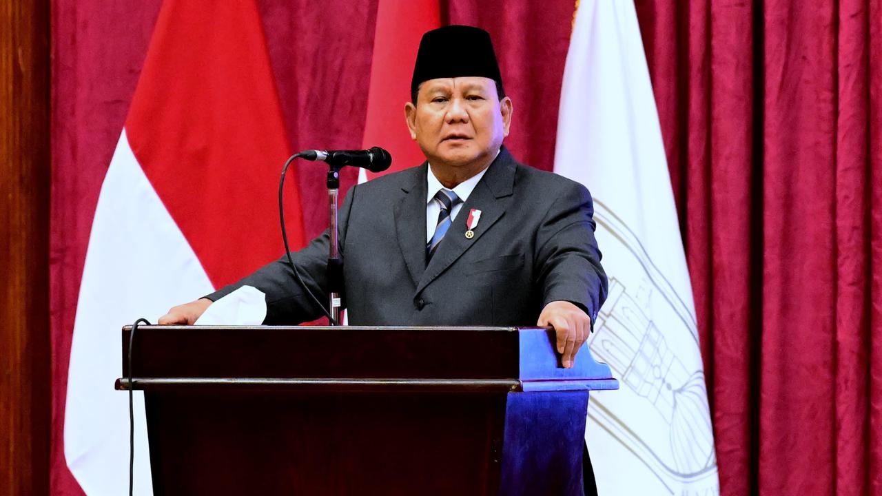 VIDEO: Ekspresi Tak Terduga Prabowo Unjuk Kehebatan Sikat Koruptor Meski Baru 2 Bulan Jadi Presiden