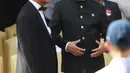 Menteri Pertahanan Ryamizard Ryacudu mengenakan pakaian adat saat upacara Hari Lahir Pancasila di gedung Pancasila, Jakarta, Kamis (1/6). Dalam upacara ini menteri dan pejabat mengenakan baju adat Nusantara. (Liputan6.com/Angga Yuniar)
