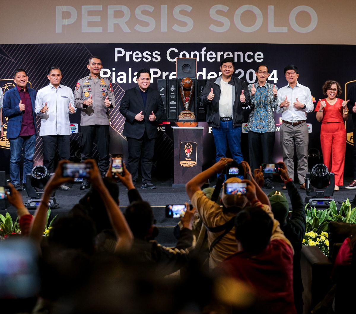Ketua Steering Committee (SC) Piala Presiden 2024, Maruarar Sirait mengatakan dalam konferensi pers yang berlangsung di SCTV Tower, Senayan, Jakarta, Senin (15/07/2024) tersebut bahwa pemenang akan mendapatkan hadiah Rp5 miliar. (Bola.com/Bagaskara Lazua