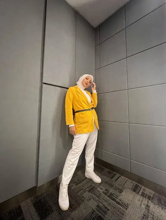 Tantri Kotak juga menyebutkan berat badannya kali ini sudah kembali seperti saat belum memiliki anak. (FOTO: instagram.com/tantrisyalindri/)