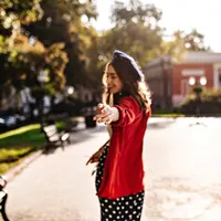 Bahagia./Copyright&nbsp;freepik.com/author/lookstudio