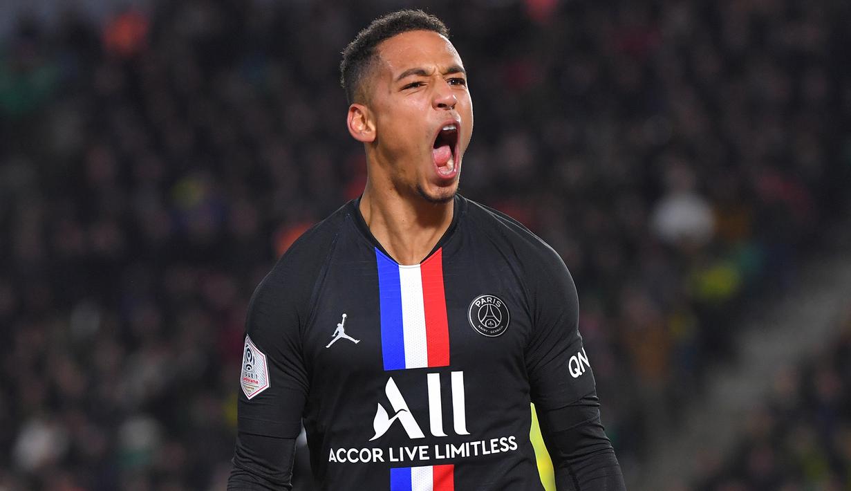 3. Thilo Kehrer (Paris Saint-Germain) - Meski belum menjadi pilihan utama, Kehrer tampil cukup solid di lini belakang PSG saat menggantikan Marquinhos. Pemain 23 tahun ini mampu mencetak satu gol saat klub PSG melawan Nantes pada ajang Ligue 1. (AFP/Loic Venance)