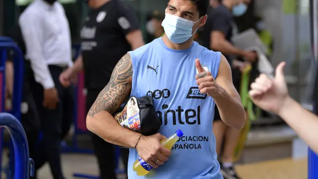 Luis Suarez Positif Terjangkit COVID-19