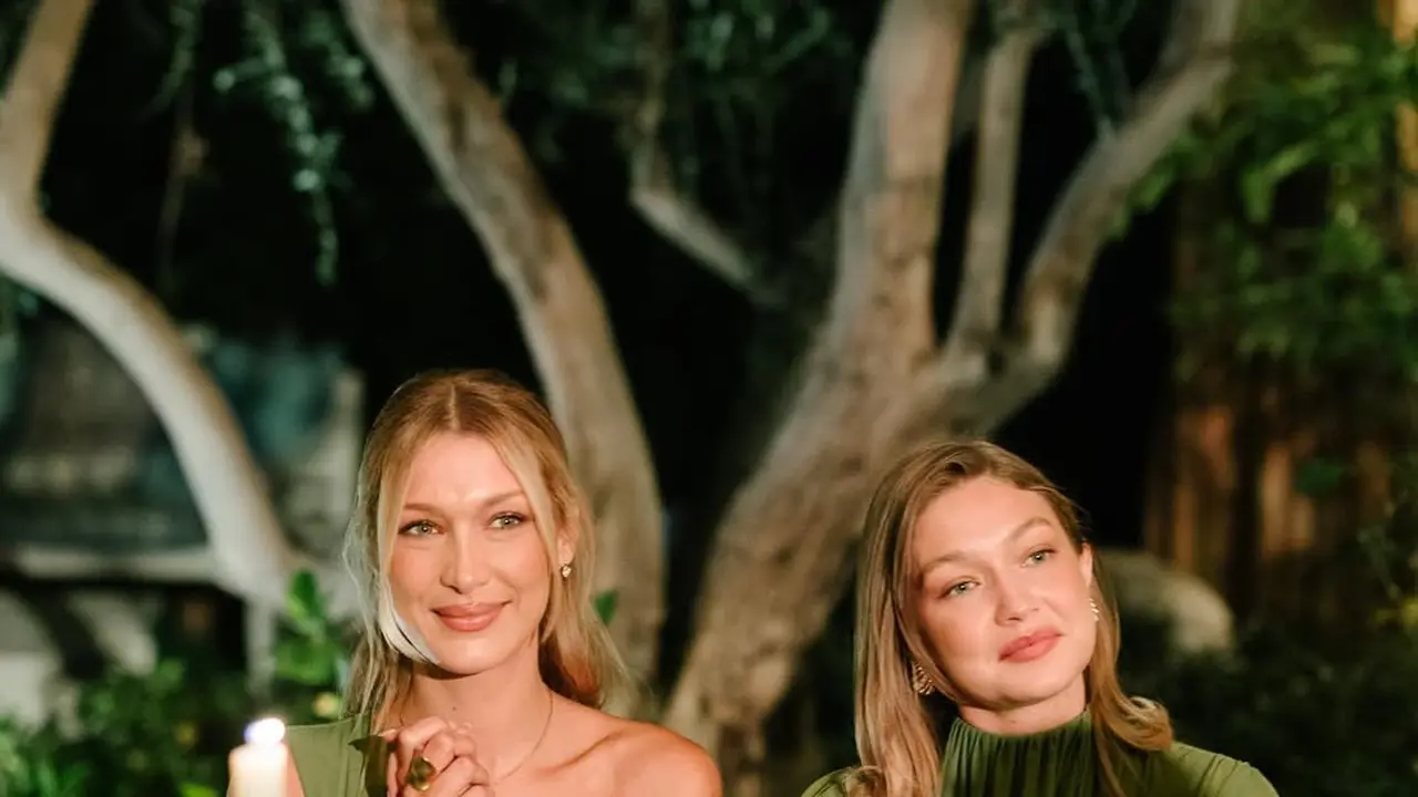 Bak Anak Kembar, Potret Anggun Gigi Hadid dan Bella Hadid Jadi Bridesmaid Pernikahan Sang Kakak
