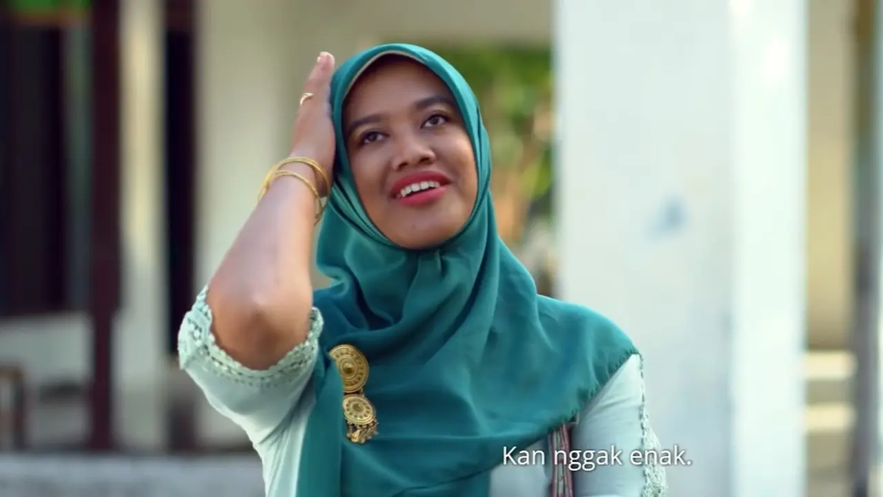 Bu Tejo, karakter di film Tilik. (Tangkapan layar YouTube/ Ravacana Films)