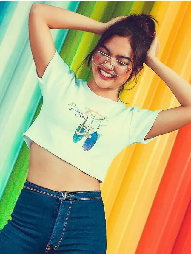 [Bintang] Punya Kulit Eksotis, Ini 5 Gaya Marion Jola Tunjukkan Body Goals