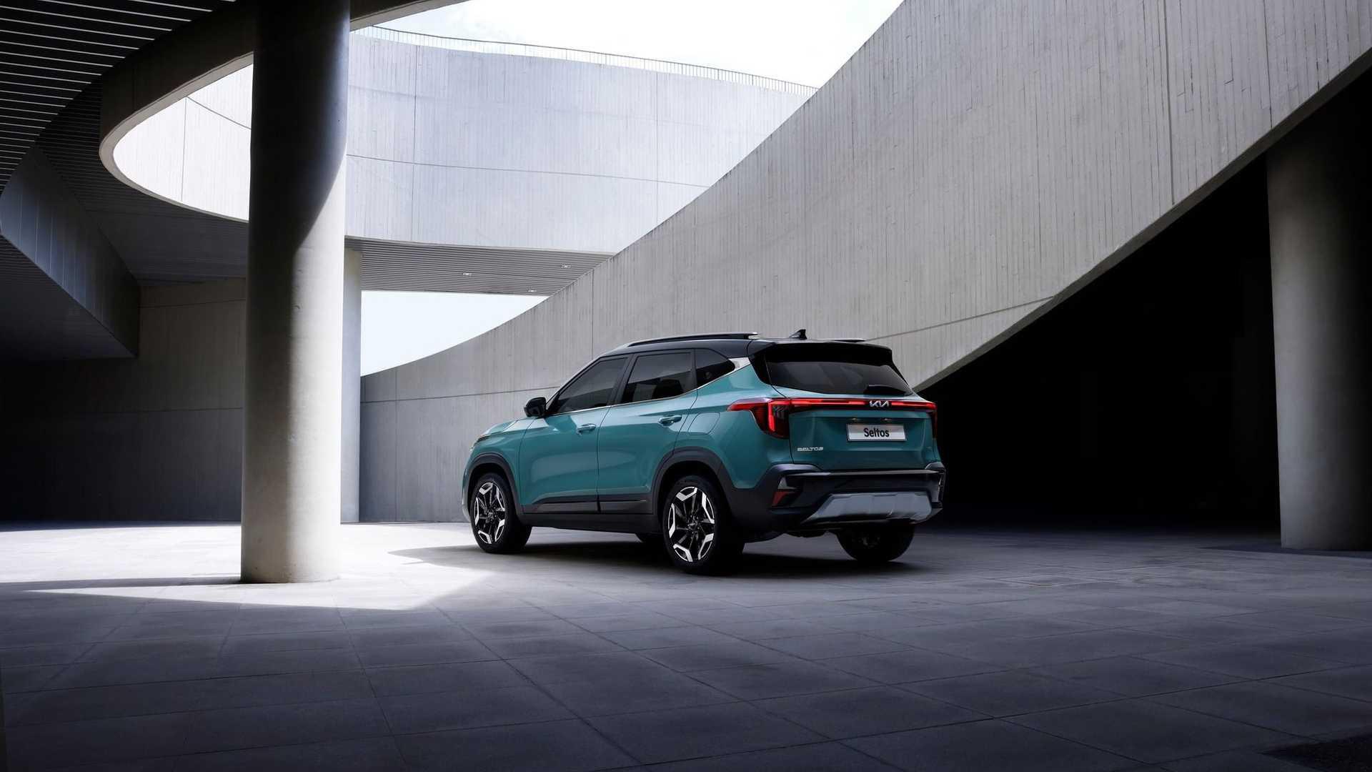 Sisi belakang KIA Seltos facelift (motor1.com)