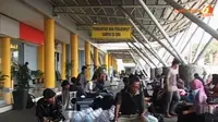 [VIDEO] Stasiun Pasar Senen Dipadati Pemudik, Tanjung Priok Sepi