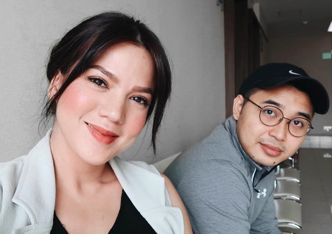 Alice Norin dan suaminya, Alvin Yudhapatria.