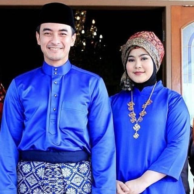 Momen Kenangan Manis Zumi Zola dan Istri