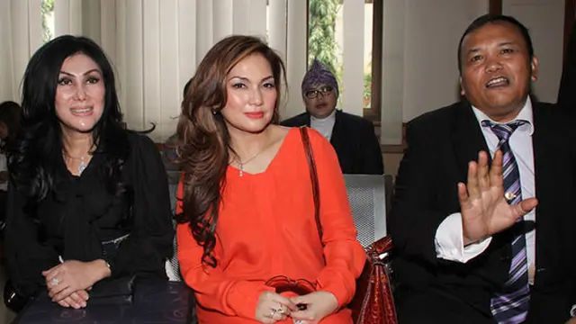 Cerita Artis-artis yang Bercerai di Tahun 2014 (Bagian 1)