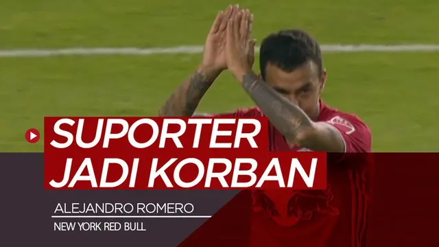 Berita video gelandang asal Paraguay di New York Red Bull, Alejandro Romero atau Kaku, menembak bola ke arah tribun suporter dan langsung diganjar kartu merah.
