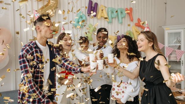 Ilustrasi ulang tahun sahabat