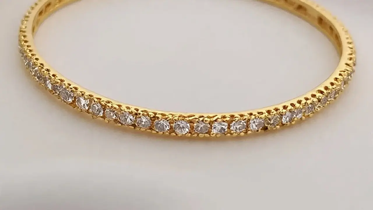 Ilustrasi gelang emas