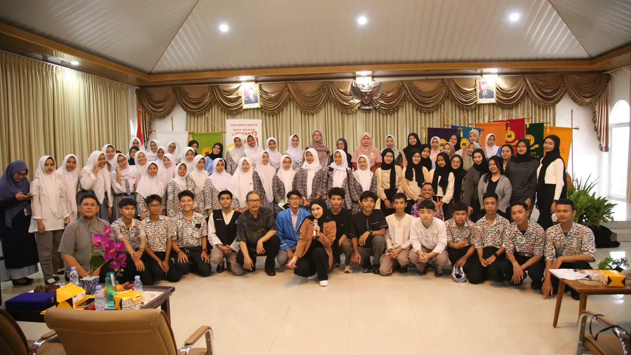 Roadshow Cek Fakta