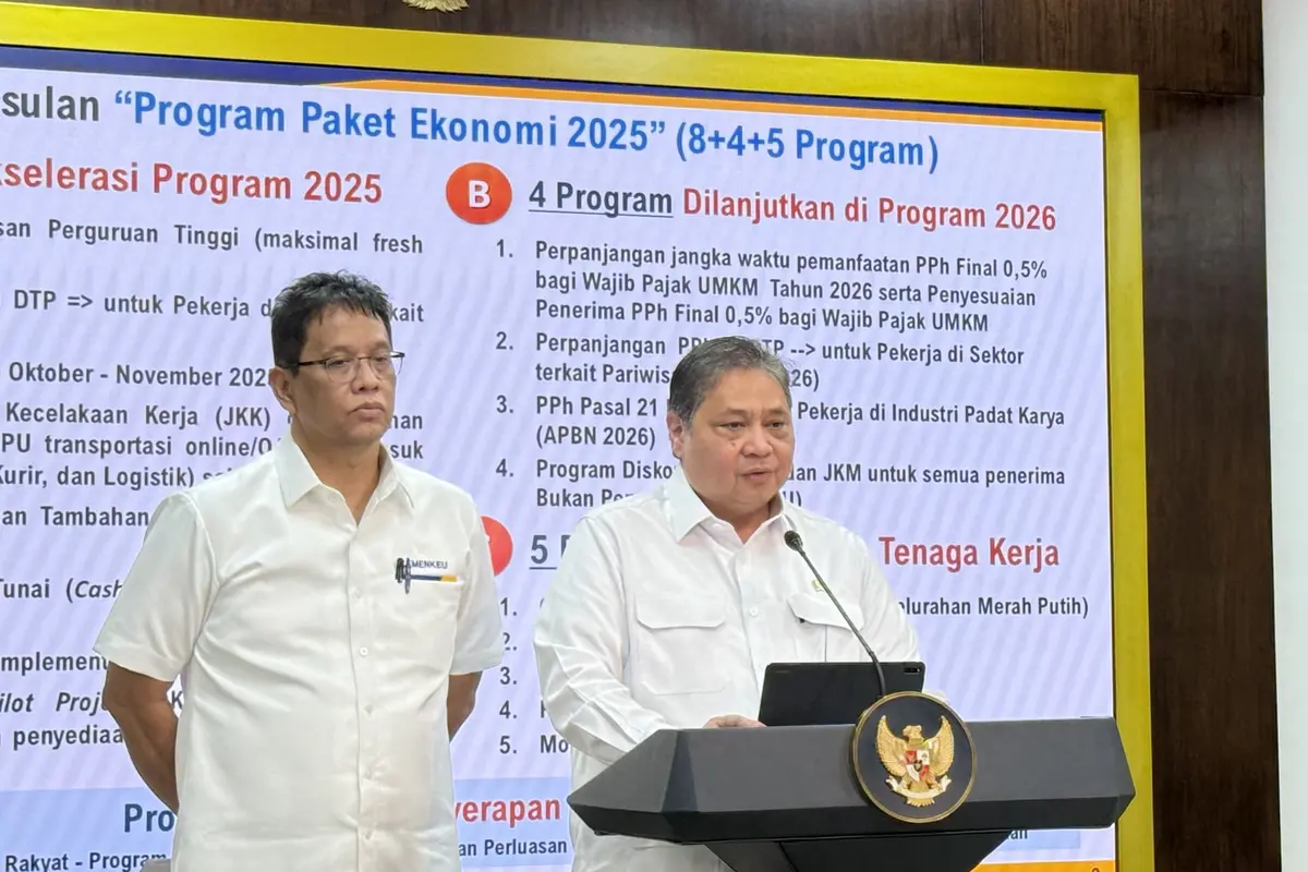 Menko Bidang Perekonomian Airlangga Hartarto umumkan pemerintah membuka program magang bagi lulusan baru atau fresh graduate.