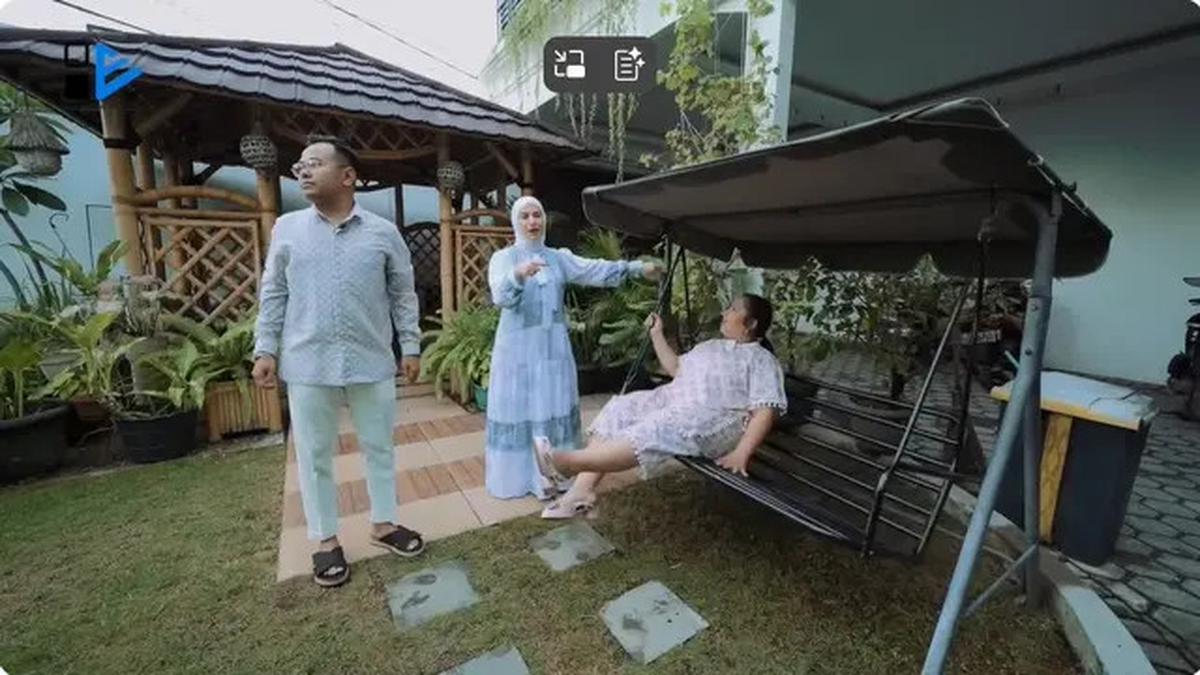6 Potret Halaman Rumah Irish Bella, Kolam Renang Jadi Spot Favorit Anak-anak
