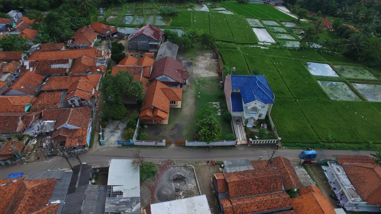 Desa Cinangka, Tempat Peleburan Aki Bekas (Liputan6.com/Balgoraszky Aristide Marbun)
