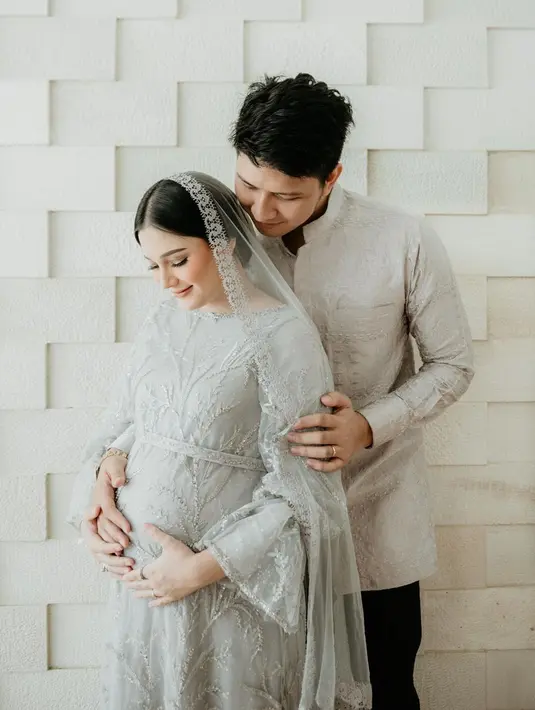 Detail Penampilan Yasmine Ow di Acara Tasyakuran. (Sumber: Instagram/real_aditya1)