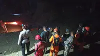 Puluhan orang diduga masih tertimbun longsor yang terjadi di Pertambangan Emas Tanpa Izin (PETI) di Desa Buranga, Kabupaten Parigi Moutong. (Liputan6.com/ Heri Susanto)