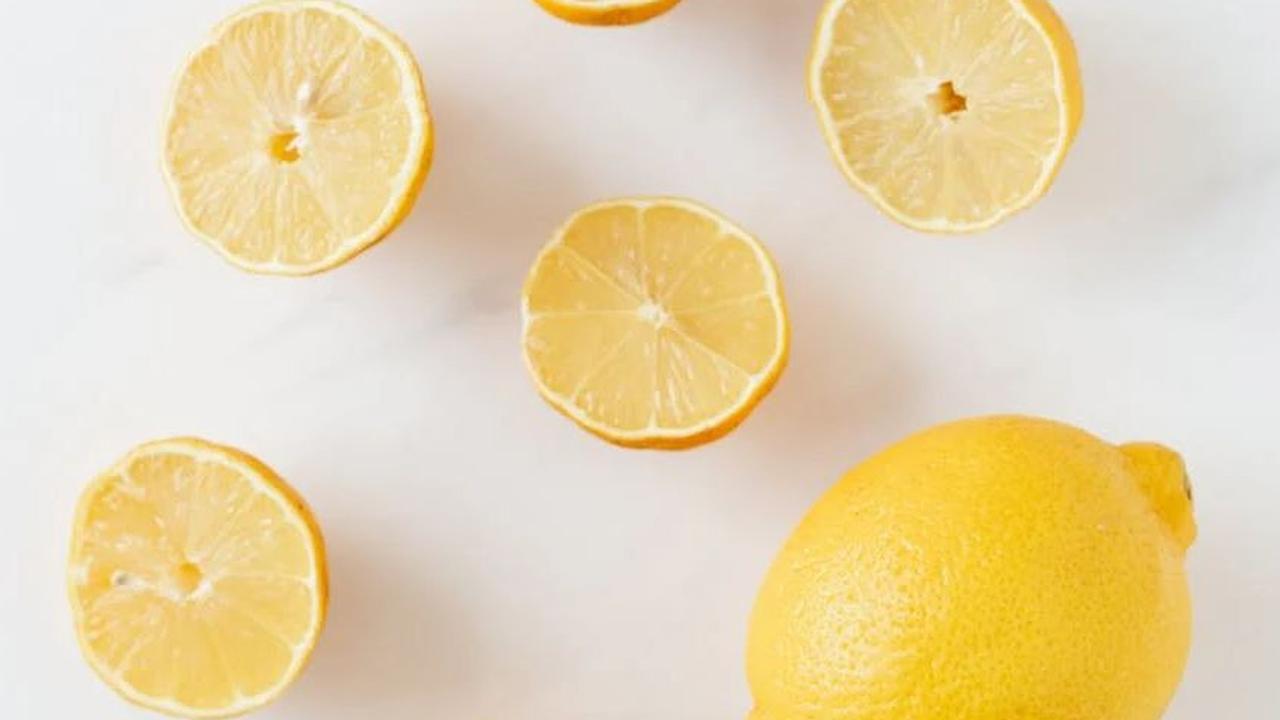 Penting untuk diingat bahwa penurunan berat badan yang efektif dan berkelanjutan lebih baik dicapai melalui perubahan gaya hidup yang sehat, termasuk pola makan yang seimbang, aktivitas fisik yang teratur, dan manajemen stres yang baik.