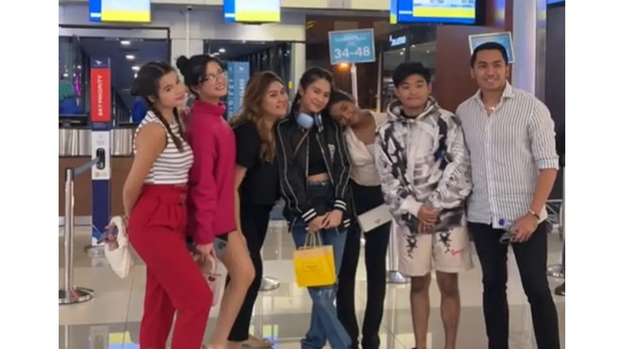 Para Sahabat Berdoa Semoga Azizah Salsha Pulang dari Jepang Membawa Cipung alias Kabar Kehamilan Buah Cintahnya Bersama Pratama Arhan (Sumber: Instagram/andre_rosiade)