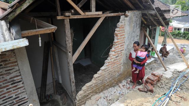 Potret Duka Korban Gempa Banten