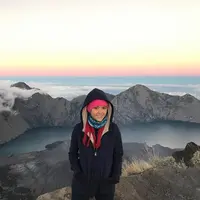 Lala Karmela di Gunung Rinjani (Instagram/lalakarmela)
