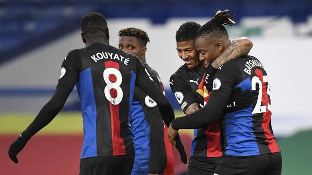 FOTO: Imbang 1-1 dengan Crystal Palace, Everton Tertahan di Posisi 8 - Michy Batshuayi; Tim Crystal Palace