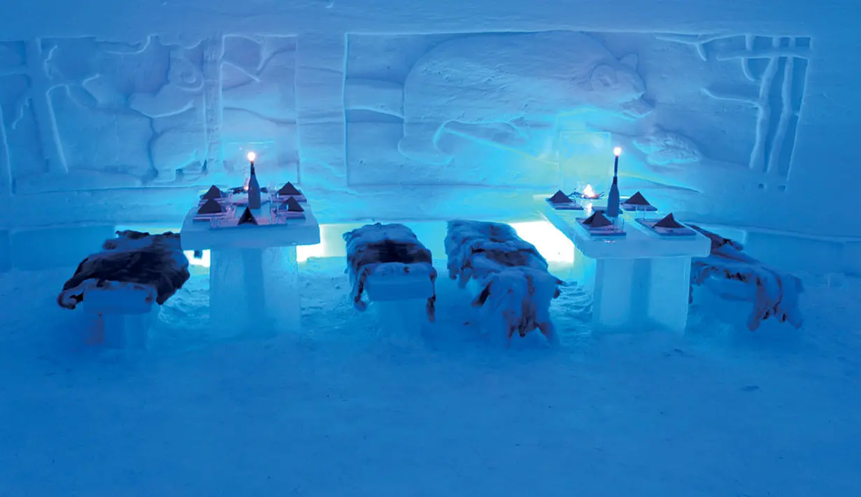 Laino Snow Village Ice Restaurant, yang terletak di kota Finlandia akan membuat Anda kedinginan. Restoran ini berada di dalam igloo. Restoran unik ini dihiasi dengan dekorasi es untuk menciptakan suasana yang tak tertandingi. (Istimewa)