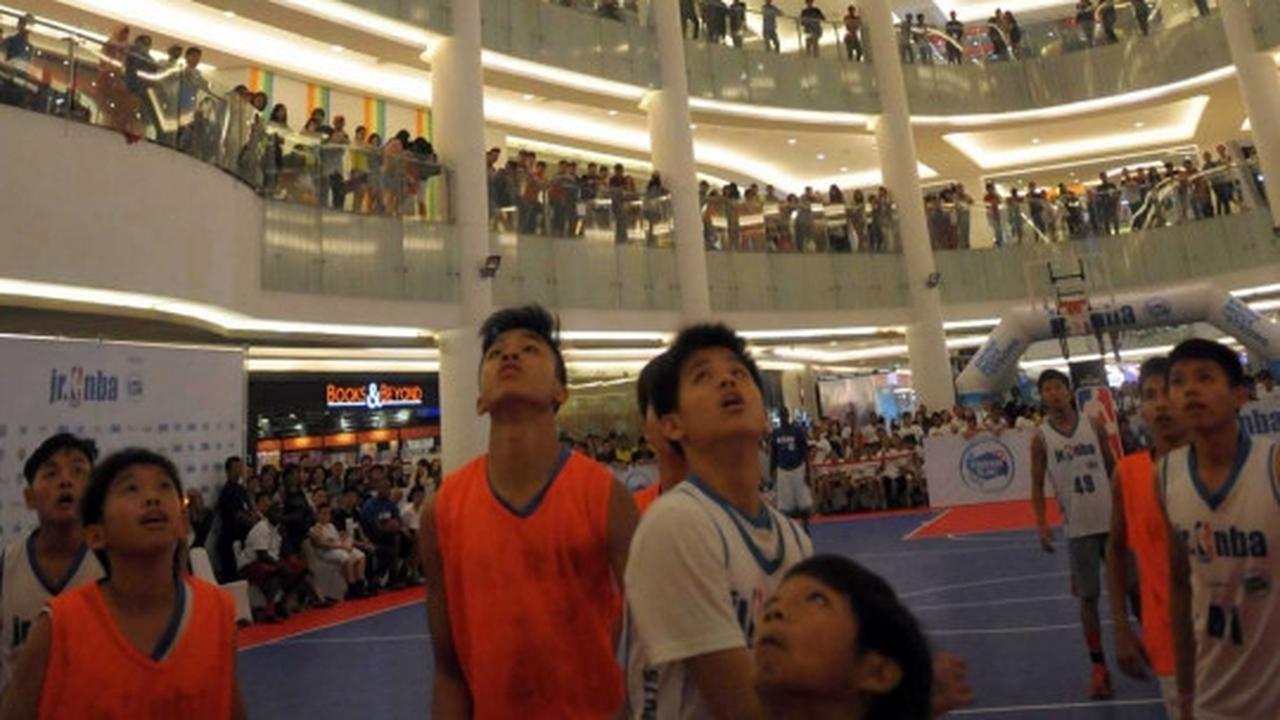 Aksi Jr NBA Indonesia unjuk kebolehan di depan Marreese Speights