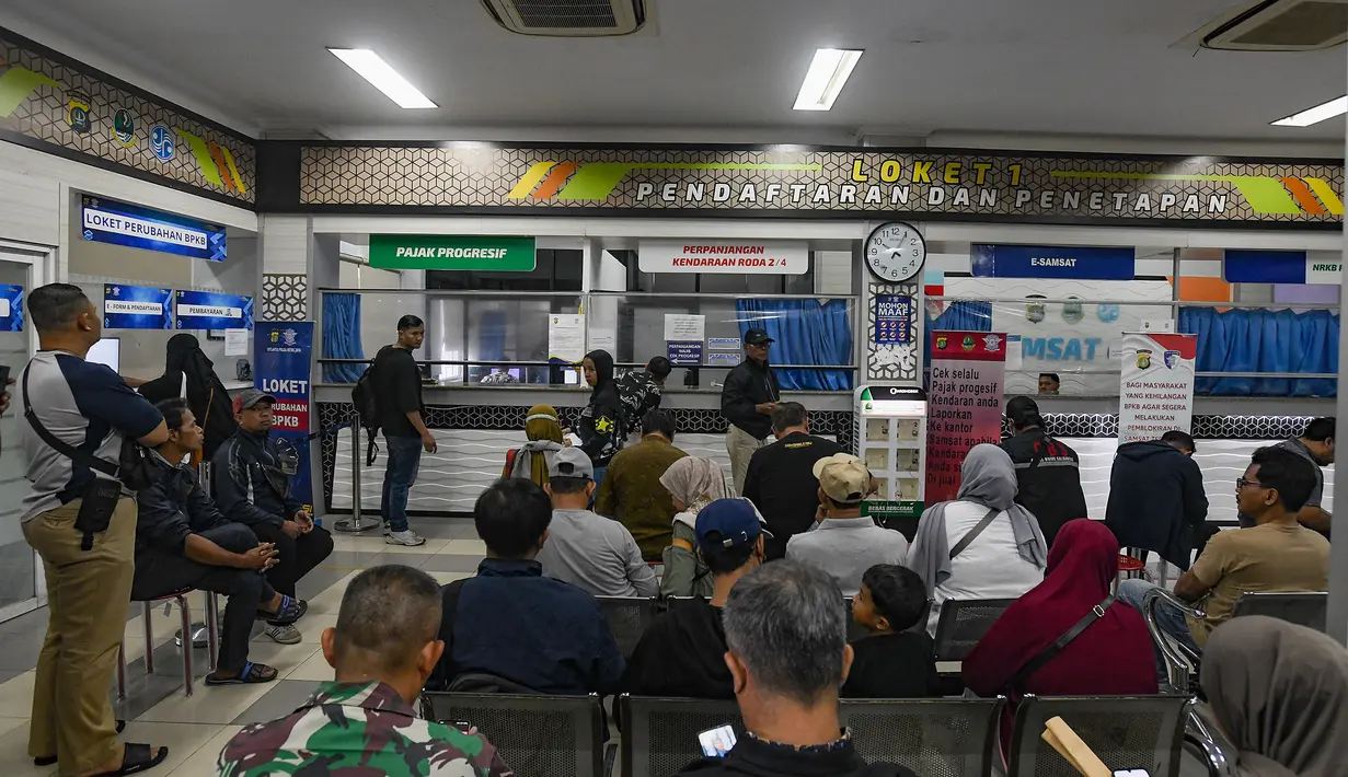 Program ini mendapat sambutan hangat dari para pemilik kendaraan. (merdeka.com/Arie Basuki)