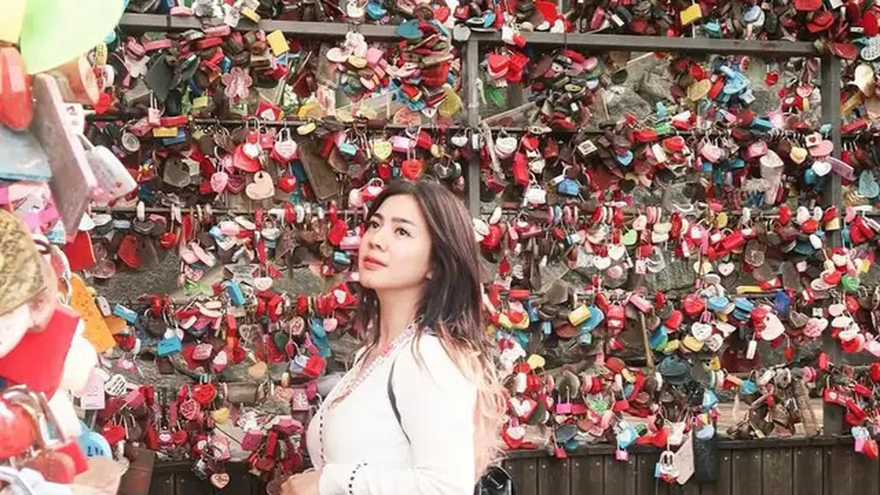 Potret Cantik Felicya Angelista Cari Gembok Cinta di Korea Selatan, Dikira Idol KPop dengan Rambut Dua Warna