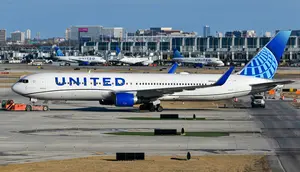 Ancam Bajak Pesawat, Penumpang United Airlines Ditangkap