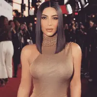 Banyak cara yang dilakukan para selebriti untuk mencapai tingkat ketenaran di publik. Seperti yang dilakukan Kim Kardashian beberapa waktu silam, saat dirinya baru memulai kariernya di industri hiburan seperti sekarang ini. (Instagram/kimkardashian)