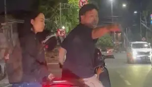 Tersinggung Diklakson, Pemotor Tonjok Sopir Wanita hingga Berdarah