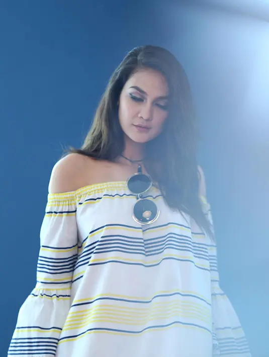 Luna yang biasanya menghabiskan banyak waktunya menjalani syuting, kini mulai mengurangi. Hal ini lantaran ia banyak mengeluarkan uang untuk mengembangkan bisnis yang terus dikembangkan. (Nurwahyunan/Bintang.com)