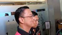Mantan Menteri Perdagangan Thomas Trikasih Lembong alias Tom Lembong diperiksa Kejagung sebagai tersangka kasus korupsi impor gula, Jumat (1/11/2024). Usai 10 jam pemeriksaan, Tom Lembong hanya melempar senyum. (Merdeka.com)