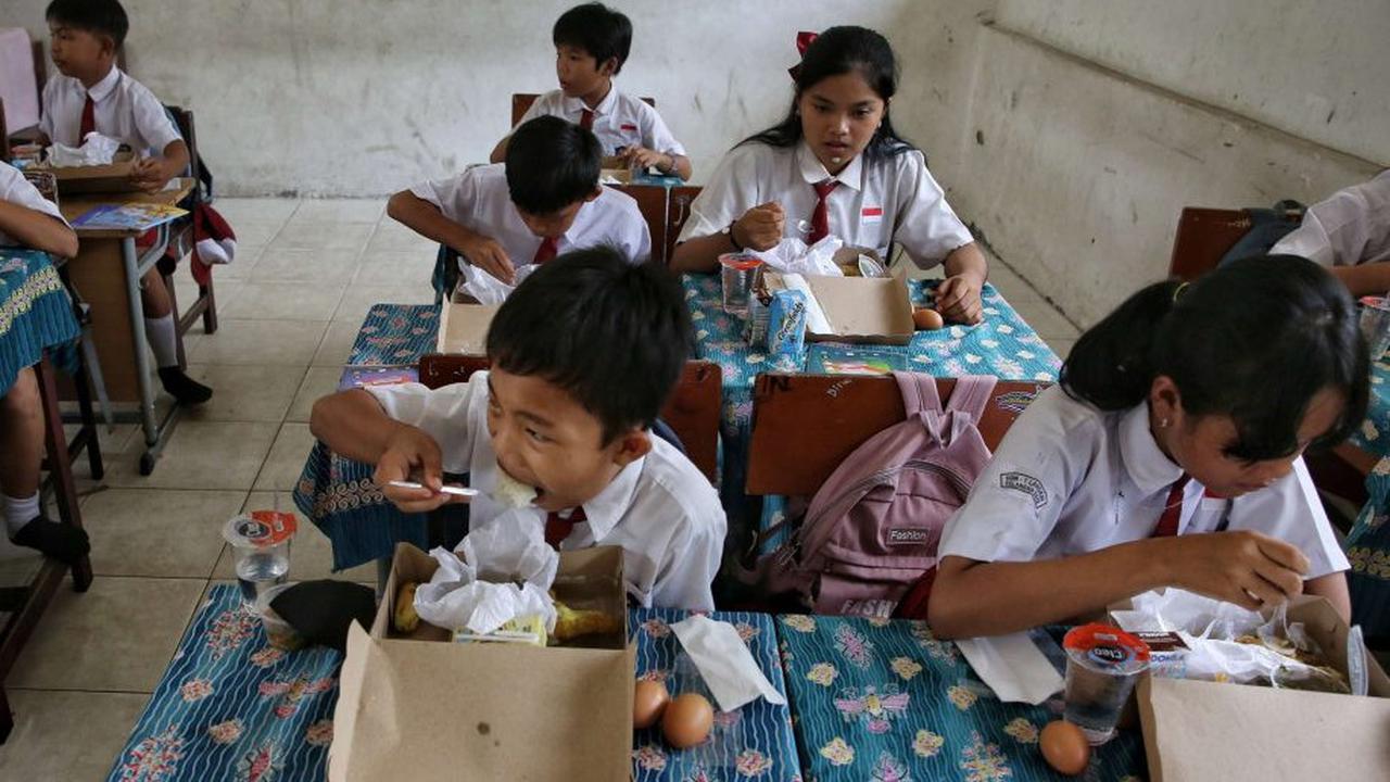 Makan Bergizi Gratis Bawa Kebahagiaan Para Pelajar di Tanah Air