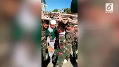 Evakuasi korban gempa Lombok yang tertimpa reruntuhan masjid terus berlangsung. Kini 3 jemaah ditemukan tewas oleh tim evakuasi.