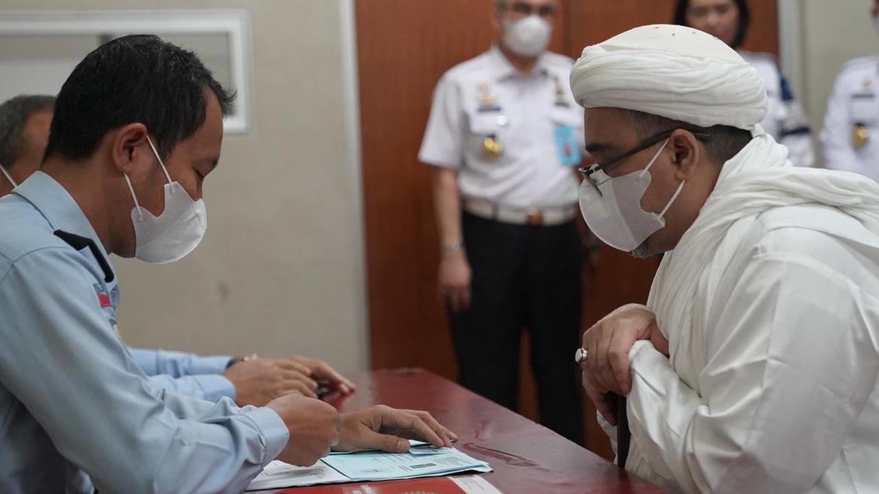 VIDEO: Alasan di Balik Rizieq Shihab Gugat Jokowi Rp5.246 Triliun, Istana "Jangan Cari Sensasi!"