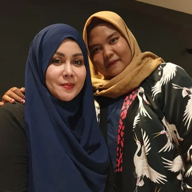 Potret Terbaru Mak Vera Mantan Manajer Olga Syahputra, Kini Mantap Tampil Berhijab. (Sumber: Instagram/makverazanobia)