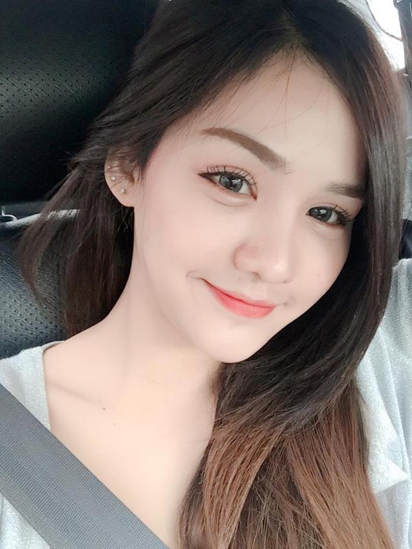 Sontak saja unggahan Dj Butterfly itu membuat gagal fokus lantaran wajah Sandy Klisana tak kalah cantik darinya. Tak hanya cantik, Sandy Klisana juga imut dan memiliki sepasang mata yang indah. (Liputan6.com/IG/@sandy_klisana)