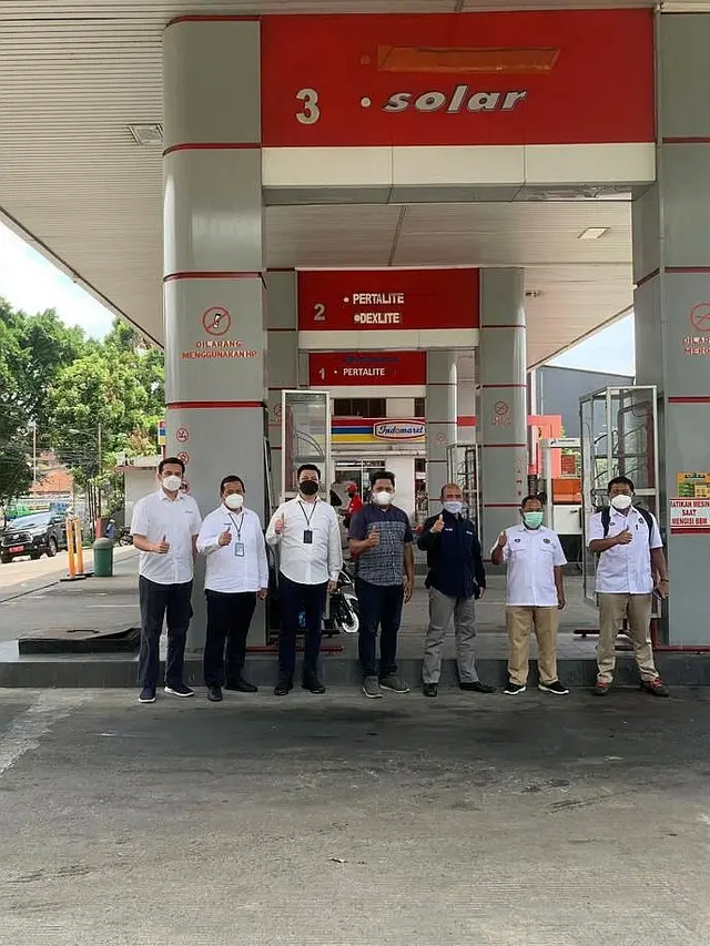 Executive GM Pertamina regional Jawa bagian Barat, tim BPH Migas dan Ditjen Migas mengunjungi SPBU di Kota Bogor. (Dok Pertamina)